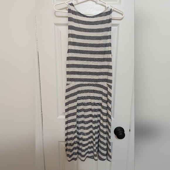 Gap black and white striped midi dress small - Picture 2 of 3